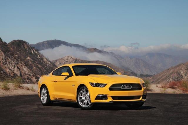 „Ford Mustang“ jau atšauktas