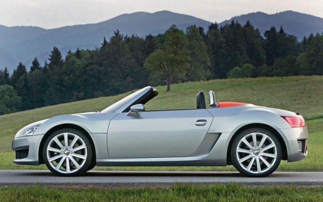 „Audi R4 Roadster“, „Porsche“ ir „Volkswagen“ vidutinio variklio rodsteriai vis dar kuriami
