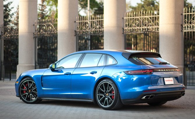 „Chrysler“ mirė? Daugiau universalų? Mūsų prognozės 2019 metams