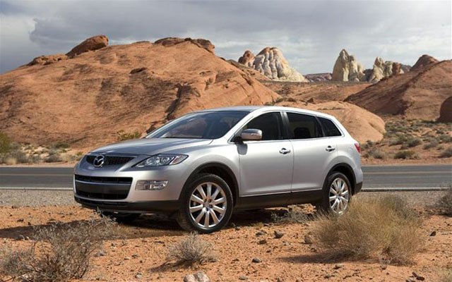 NHTSA tiria „Mazda CX-9“ garantijos pretenzijas