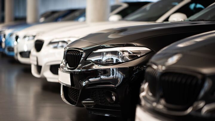 Ar turėtumėte pirkti naują ar naudotą automobilį?