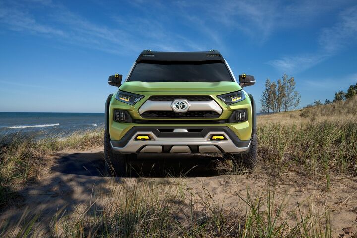 „Toyota“ vis dėlto gali sukurti tikrą „FJ Cruiser“ įpėdinį