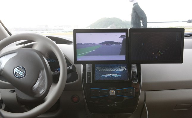 „Nissan“ kuria avarinio savarankiško vairavimo sistemą